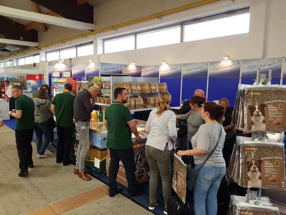 Gut besuchter Petman Messestand in Kassel